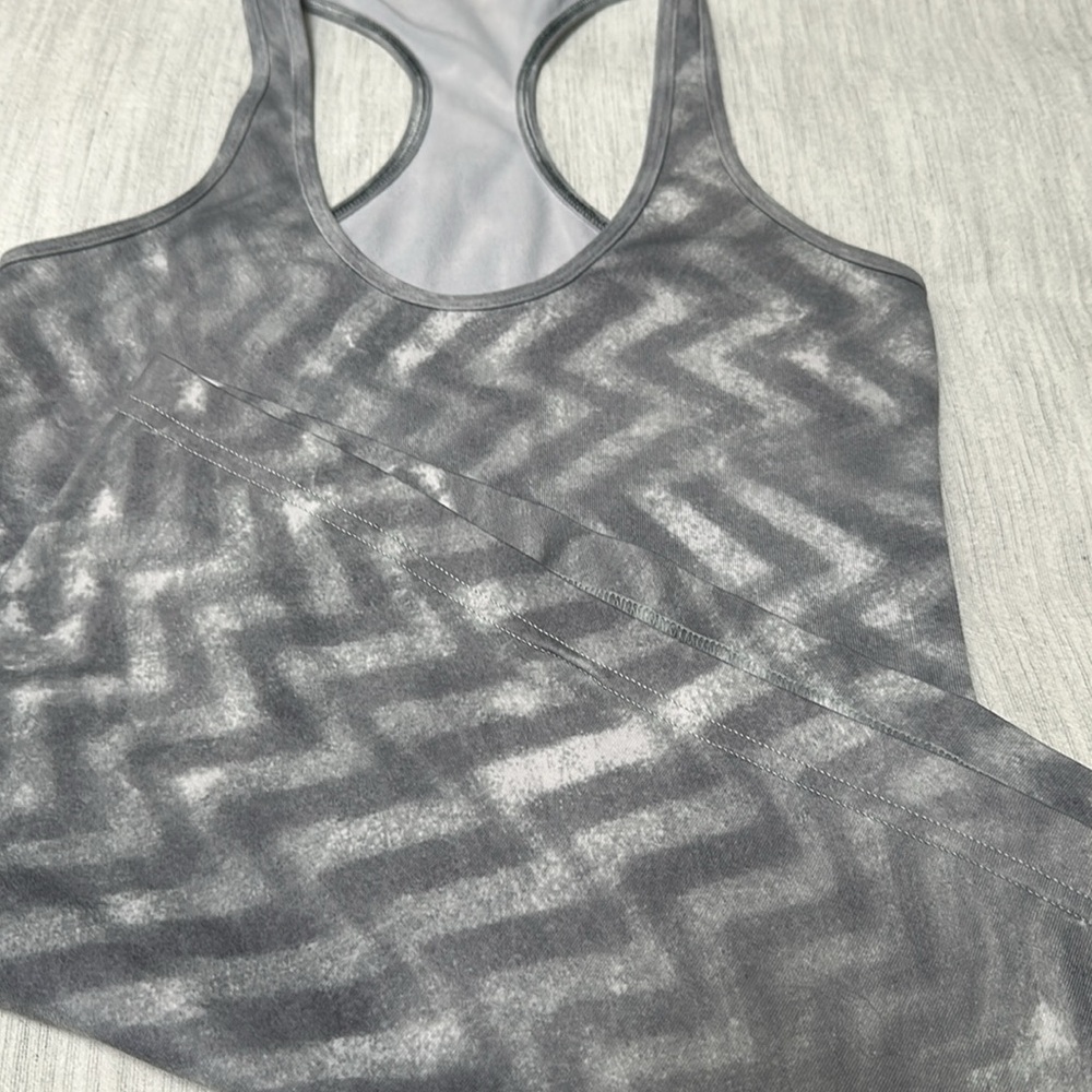 Lululemon Tank - Picture 5 of 5
